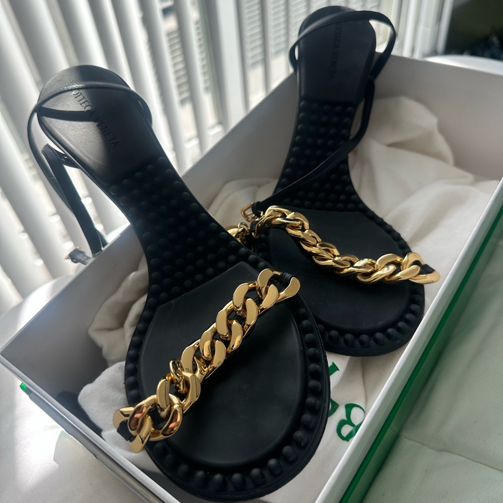 Bottega dot sandal